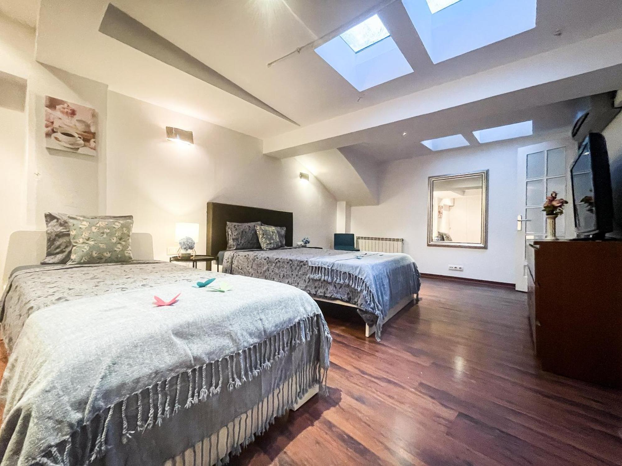 By Born Rooms Barcelona Ngoại thất bức ảnh